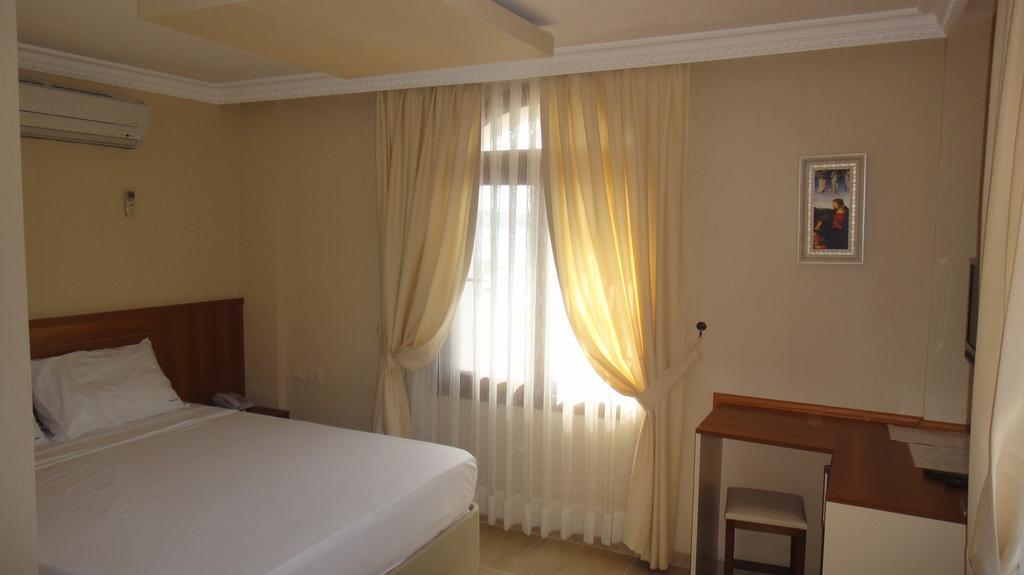 Golden Stone Butik Otel Çeşme Zimmer foto