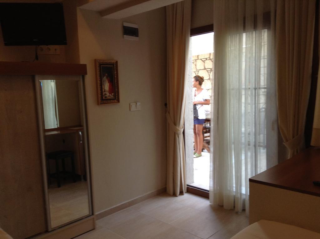 Golden Stone Butik Otel Çeşme Zimmer foto